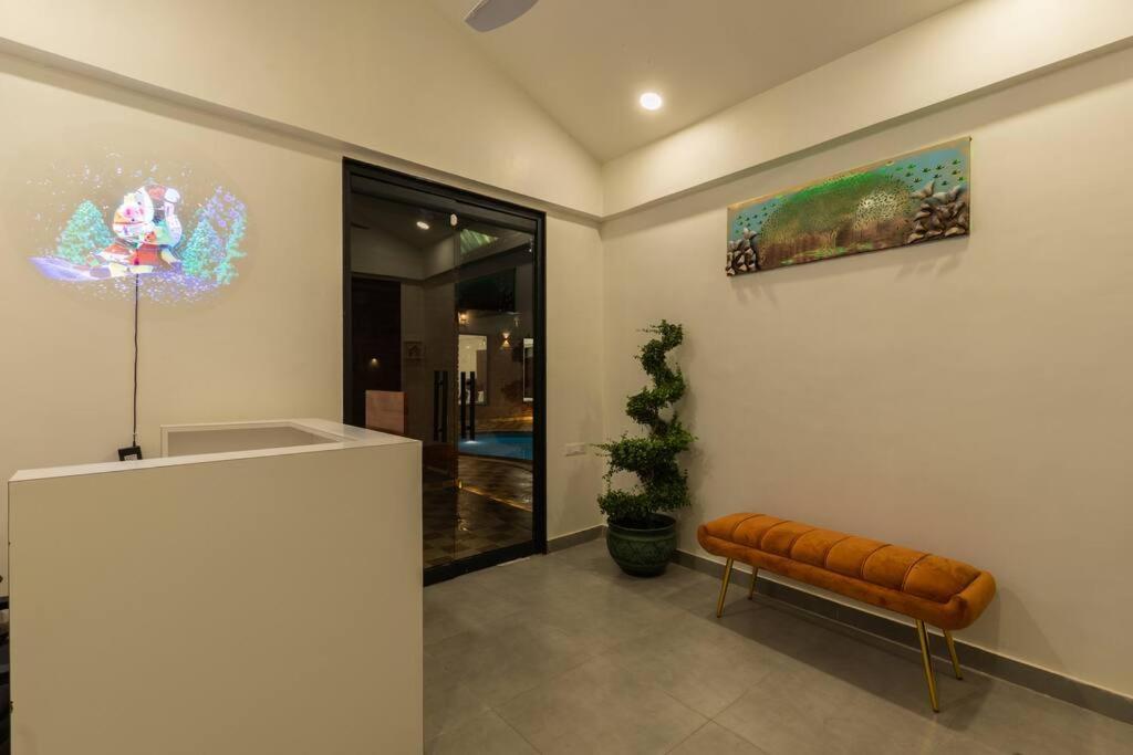 Apartment Tarshal Outhouse *
